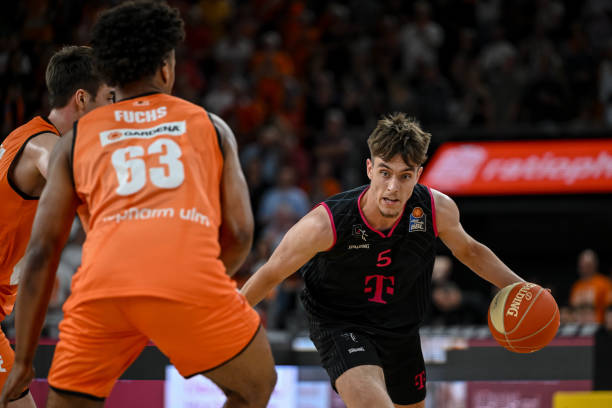 维拉里尔的 维拉里尔的