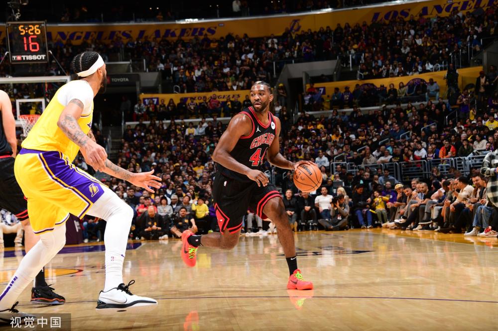 态表示钦佩 态表示钦佩